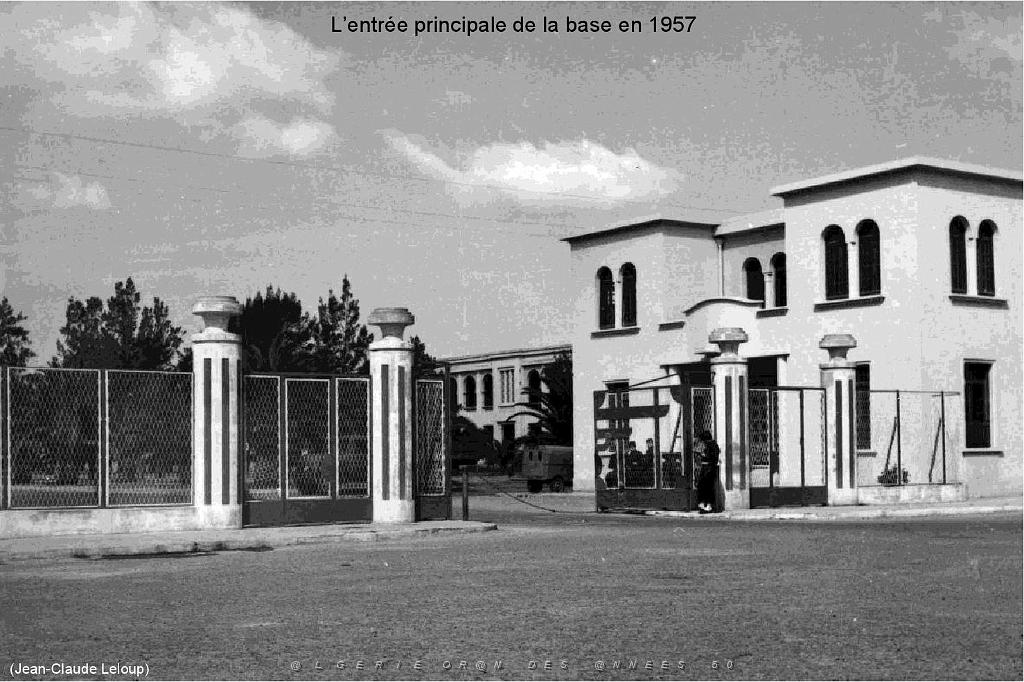 122 - AERODROMES ET BASES 1945-1962-1-ORAN LA SENIA BA 141 (58).jpg